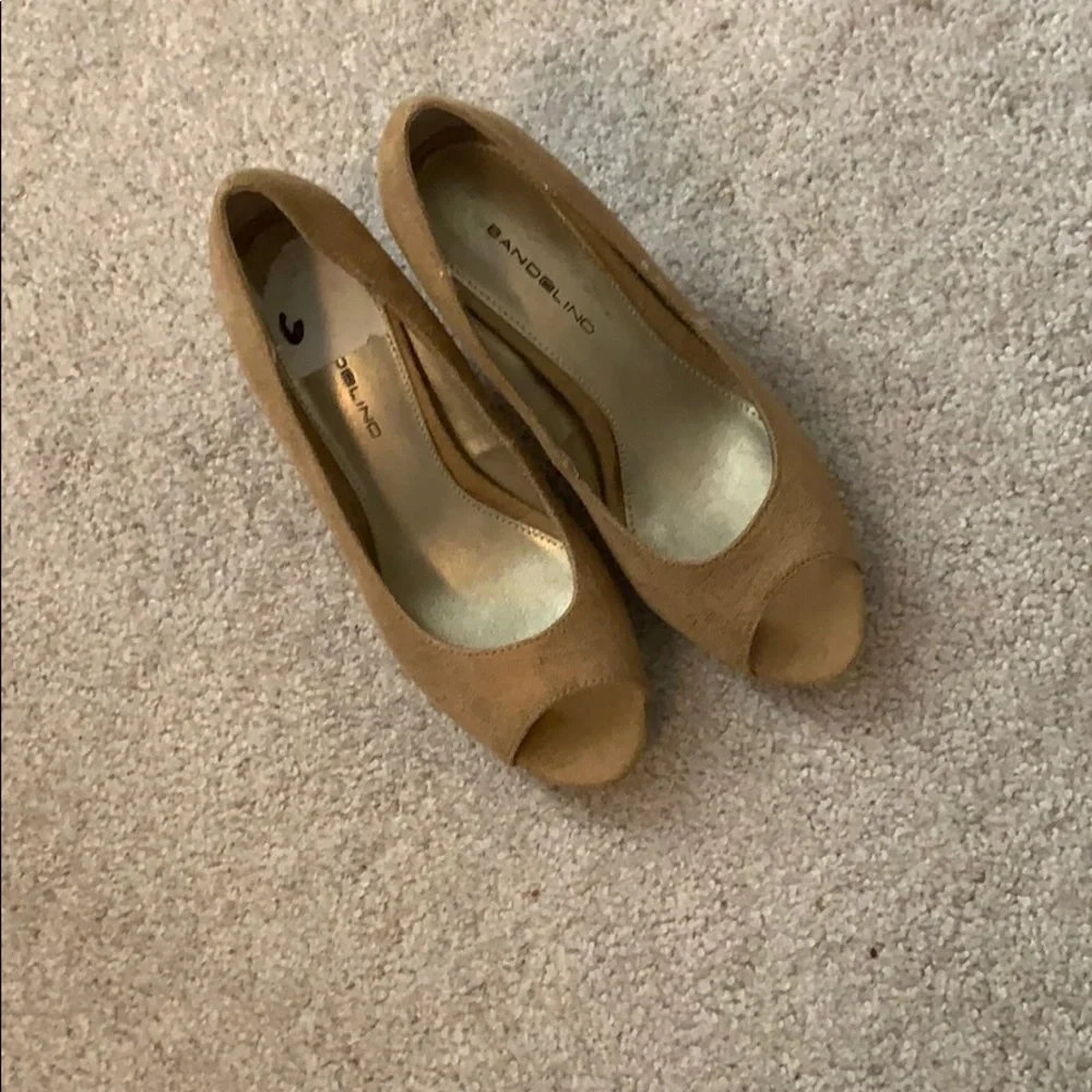 Bandolino peep toe‎ heels size 6